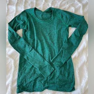 Lululemon swiftly tech long sleeve crew size 6 in green